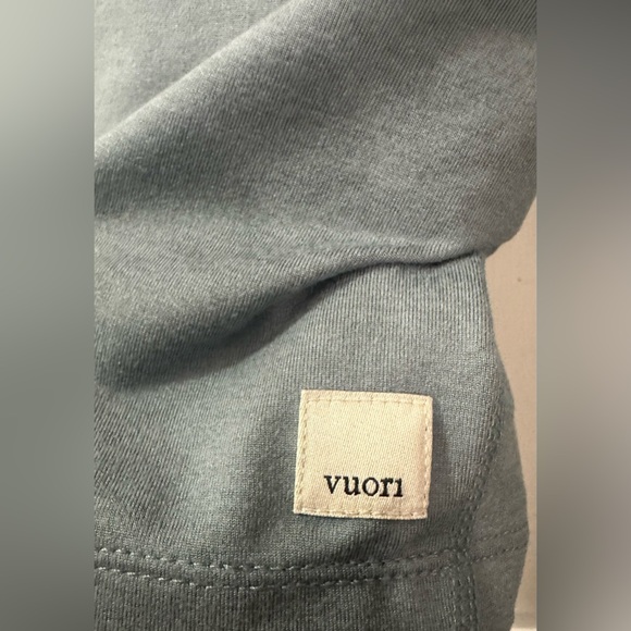 Vuori Halo Performance Crop Top EUC - Picture 4 of 7